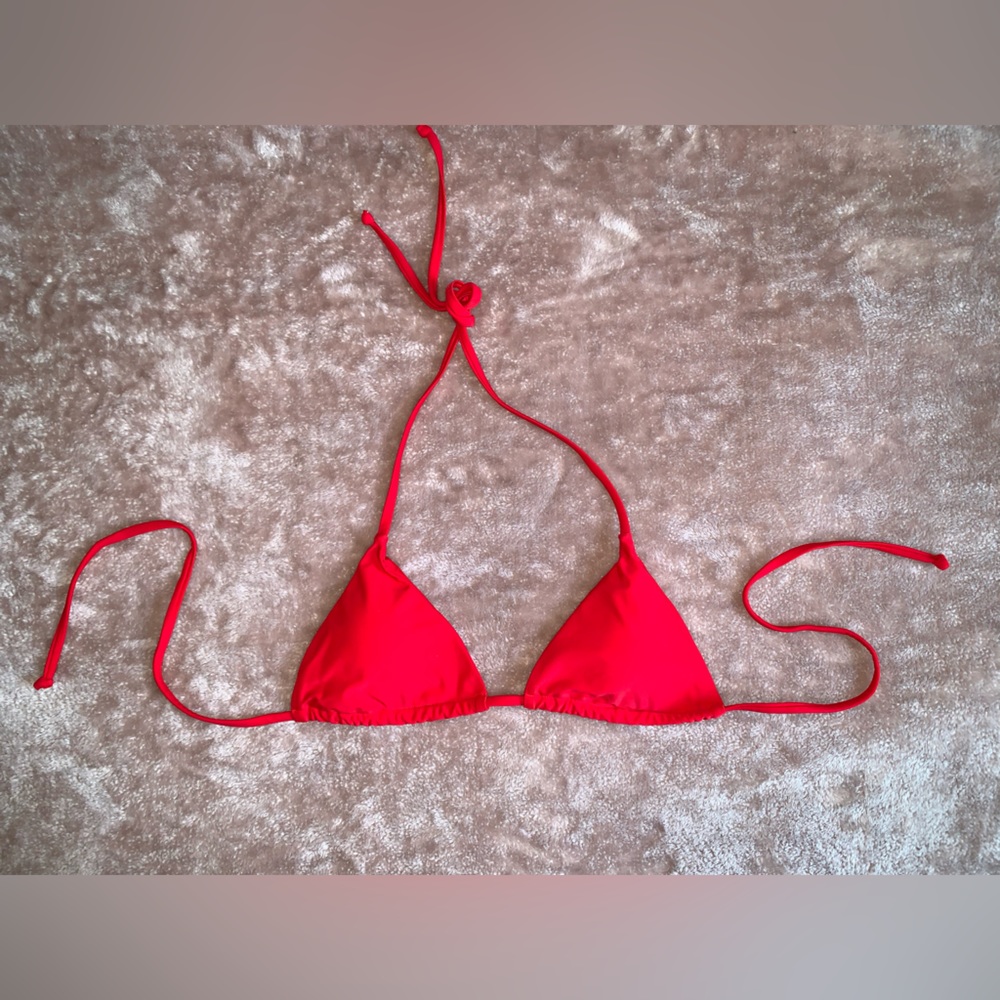 NWOT Red Bikini Top Size Medium 🌟